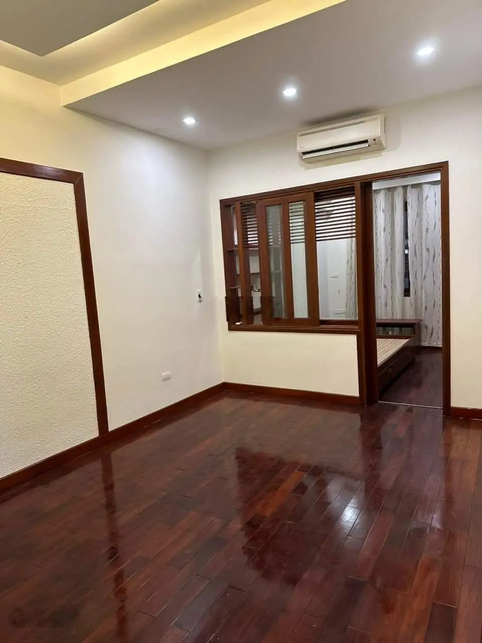 Hoa hậu Ông Ích Khiêm, Ba Đình, gara ô tô, nhà đẹp, ngõ to, gần phố, 50m2, 9.5 tỷ