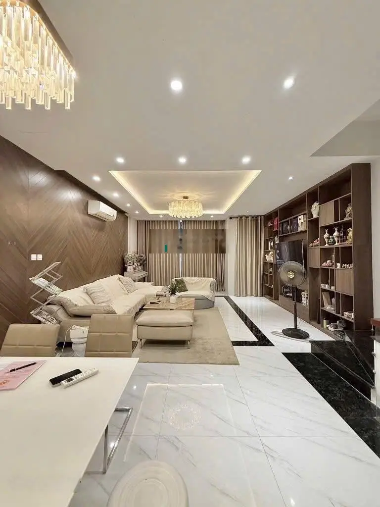 Cần bán gấp nhà Đ.Cửu Long,P2,Tân Bình giá 3Tỷ350/63,8m2 thuê 23tr/tháng gần sân bay Tân Sơn Nhất