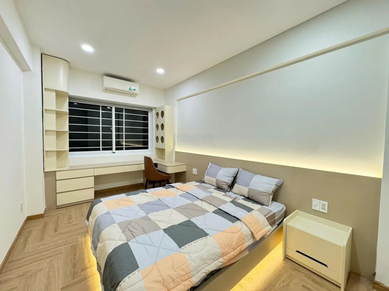 Kẹt Tiền Bán Căn Hộ Mỹ Phát Full Nội Thất, Có Ô xe Hơi