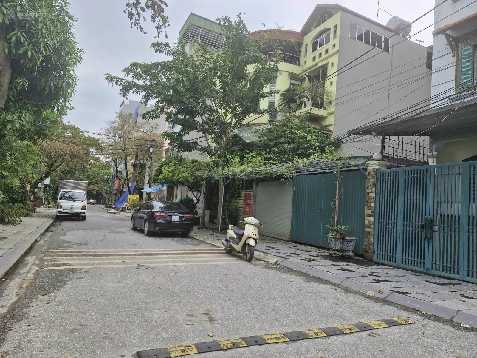 Bán đất Thạch Bàn, Cổ Linh, 100m2, MT 7m, giá 25.2 tỷ, 3 ô tô tránh, kinh doanh, view công viên