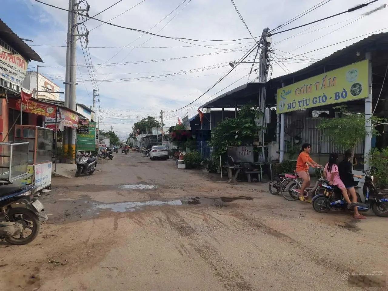 Cần tiền trả nợ ngân hàng nên bán gấp đất lô đất mặt tiền đường ven biển Bình Thuận, sổ đỏ riêng