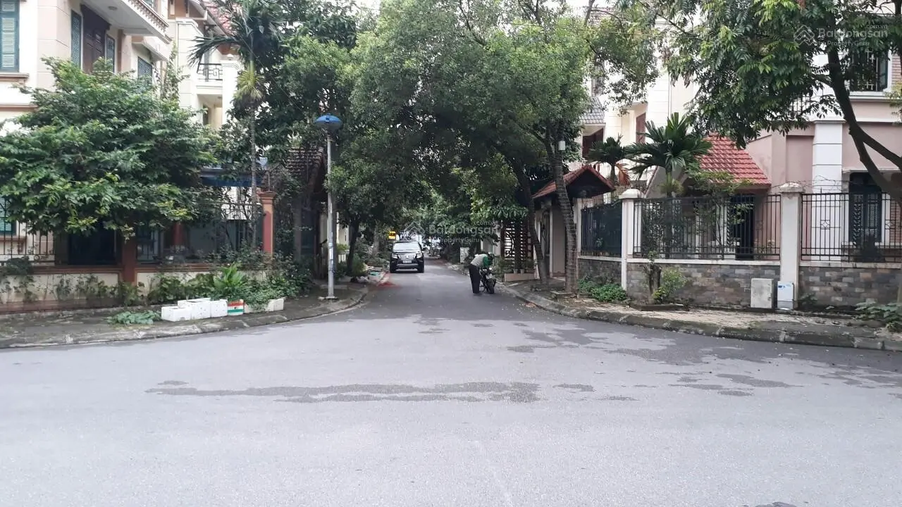 Giảm 5 tỷ, bán gấp biệt thự Linh Đàm, nhà mới thiết kế đẹp, 280m2, vị trí đẹp, giá 54 tỷ