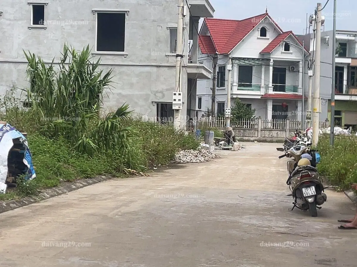 Cc gửi bán 70.3m2, giá nhỉnh 2.x tỷ, đất đấu giá tại Đông Sơn, Chương Mỹ, Hà Nội.