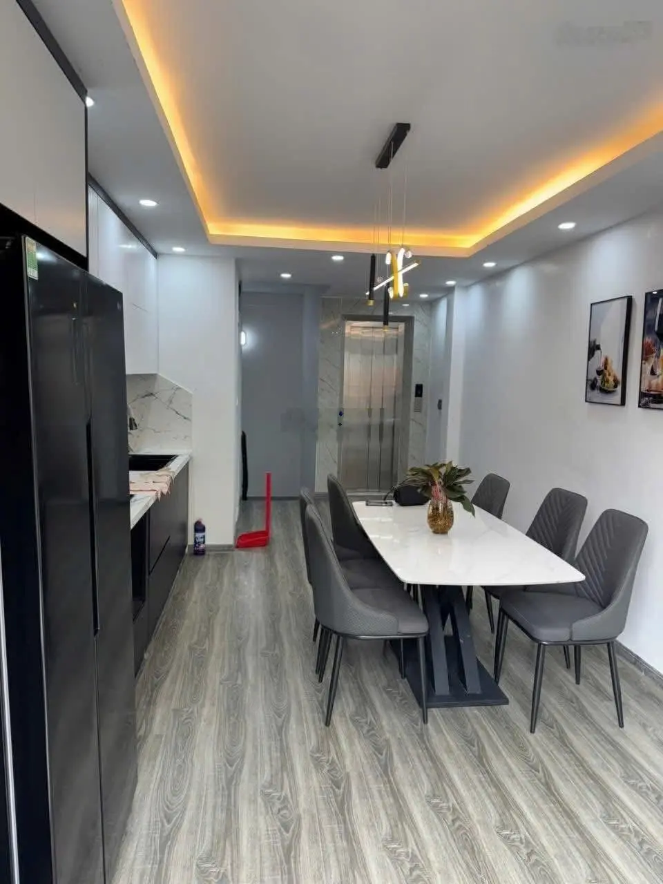 Chỉ 11,7 tỷ anh chị có ngay nhà Tây Hồ DT 38m2, ô tô đỗ cửa, thang máy, kinh doanh sầm uất