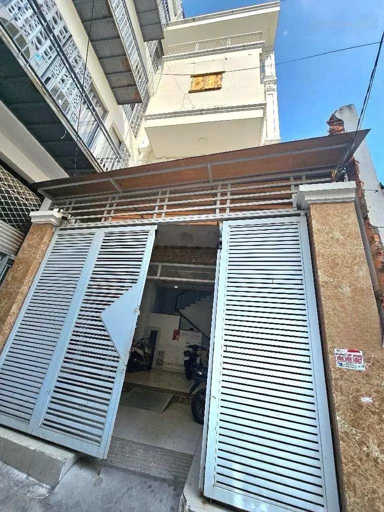 Căn hộ dịch vụ 9 phòng - kết cấu 4 tầng - dòng tiền 45 triệu/tháng - Lâm Văn Bền - Quận 7