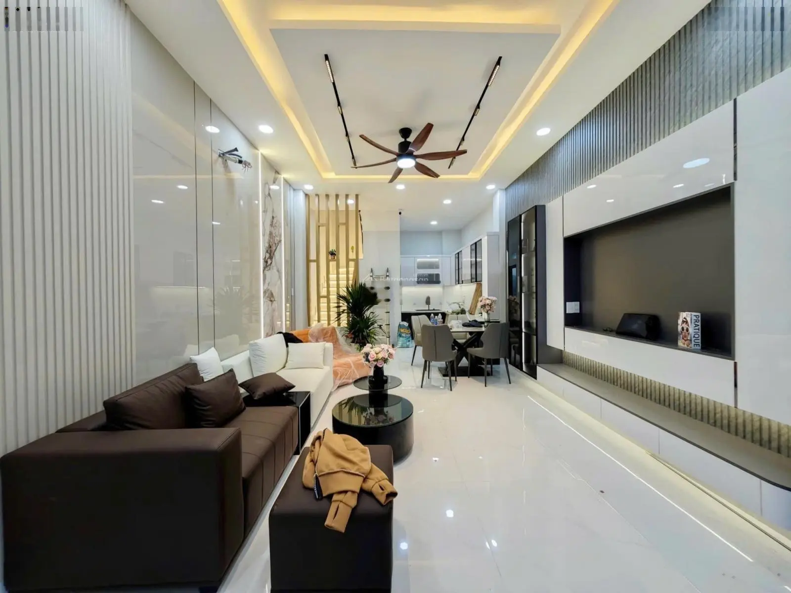 Bán nhà riêng đường Cầm Bá Thước Giá 2tỷ5, Phú Nhuận DT 80m2, 4 PN, 3 PT - SHR