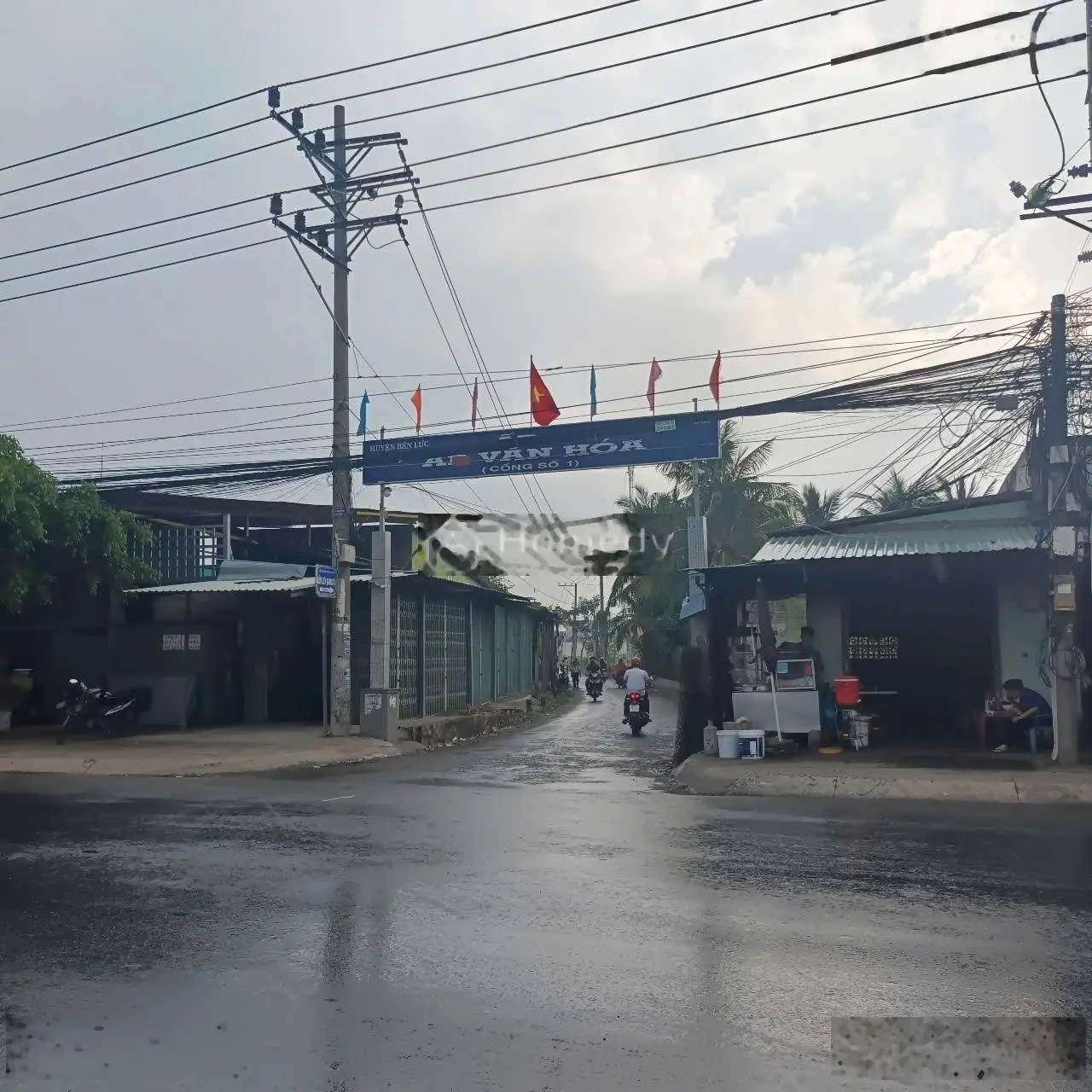 Kẹt tiền làm ăn,cần ra gấp nhà cấp 4 - 7 x 22,ngay ngã tư bình nhựt,huyện bến lức