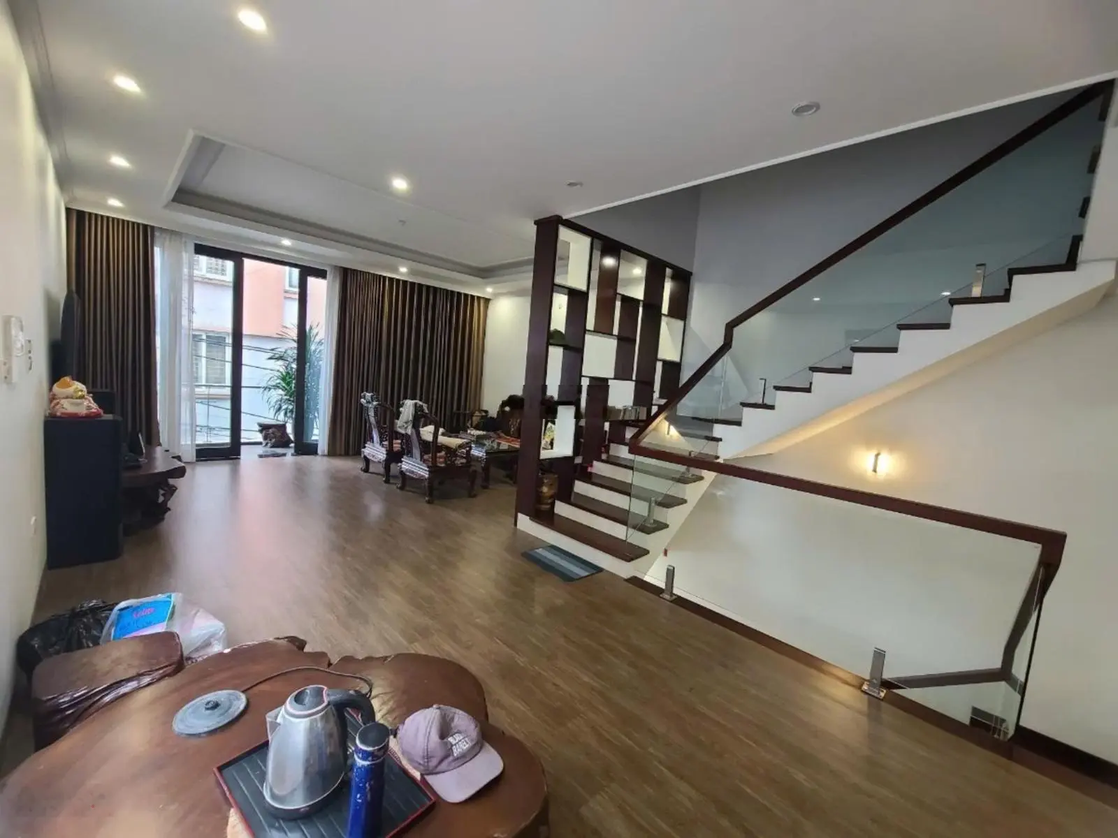 Siêu phẩm - Tây Hồ - nhà cực đẹp - giá siêu Hot - kinh doanh đỉnh - 100m2 - 5 tầng - 20 tỷ