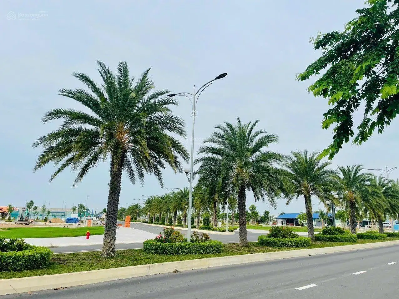 Đất 5x20m KDC gần trường THPT Nguyễn Trung Trực, Bến Lức, Long An. Giá: 2,2 tỷ. Lh: 0902.396.003
