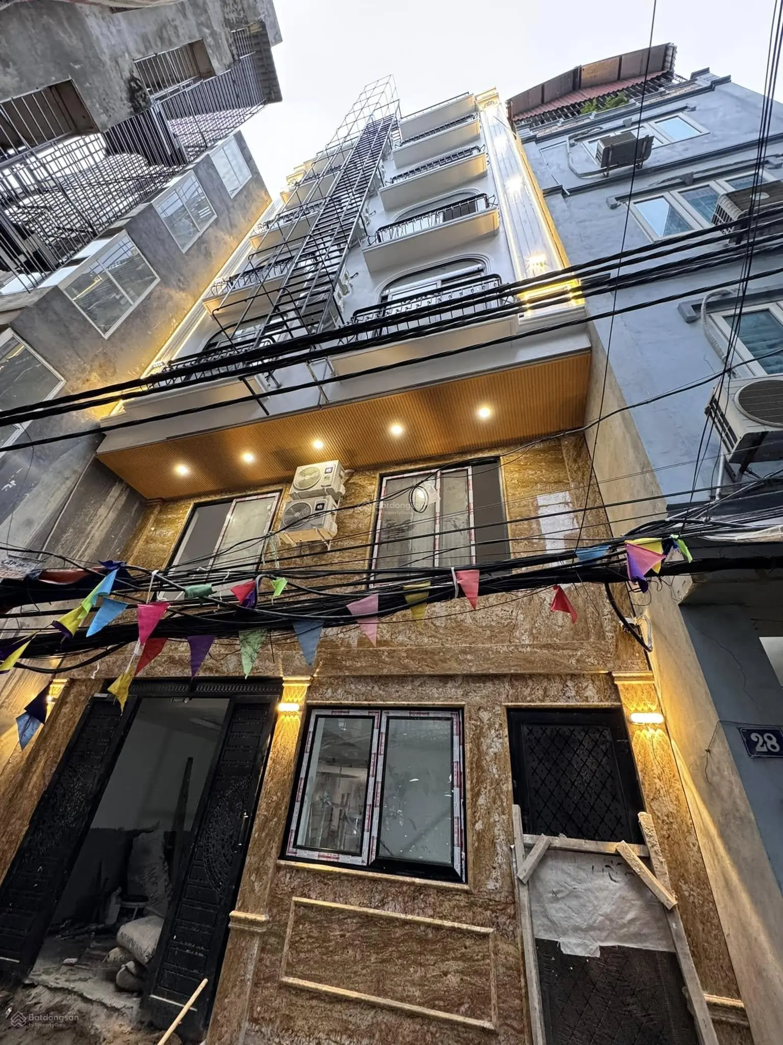 Bán tòa chdv nguyễn chí thanh, 75m x 7 tầng , 19 phòng, dòng tiền 95tr/tháng