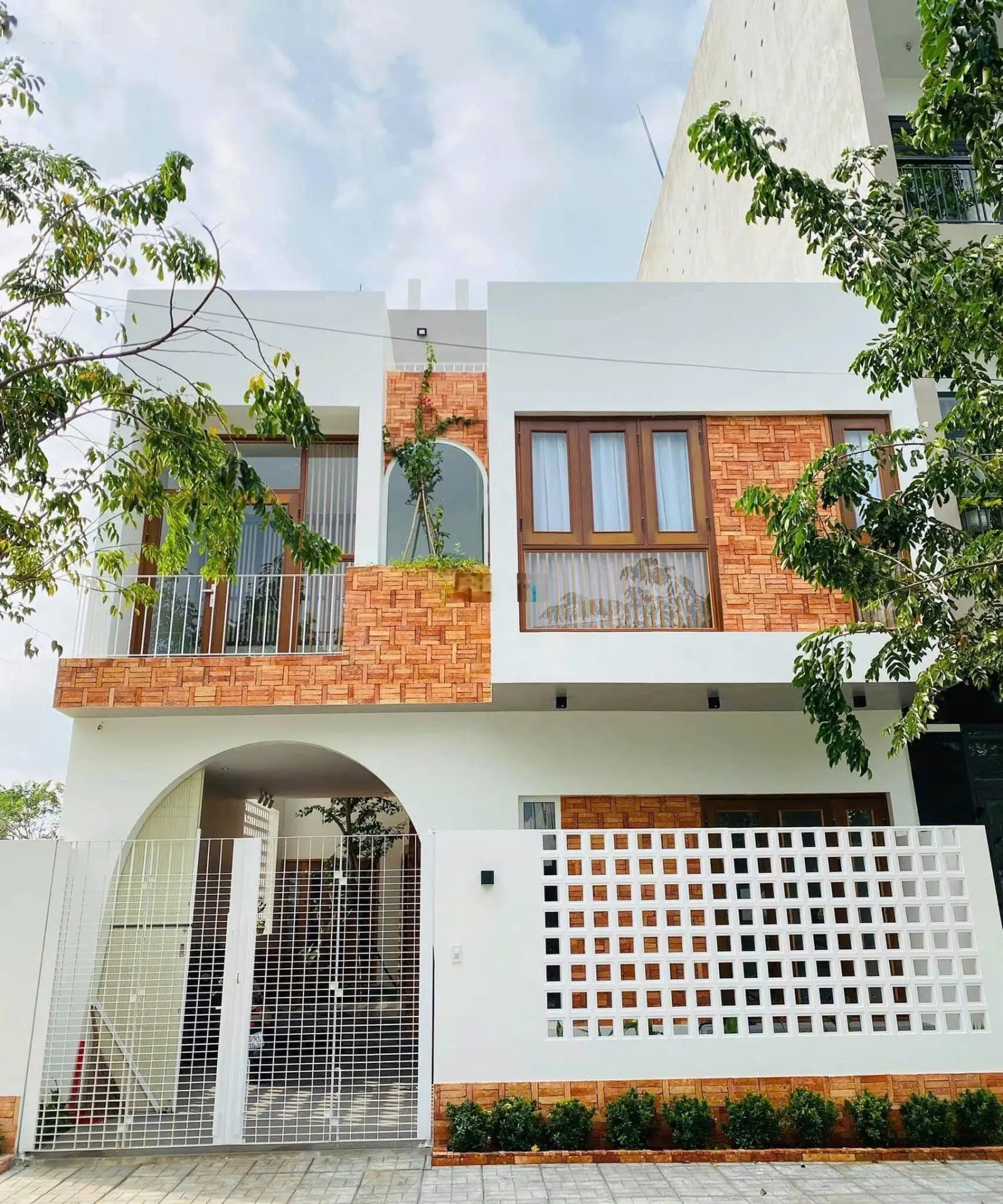 Siêu phẩm tầm trung đẹp không tì vết nằm ngay Lý Thái Tổ, Q10/ 3 tỷ 2/ 50m2 SHR. HĐT 14tr/th