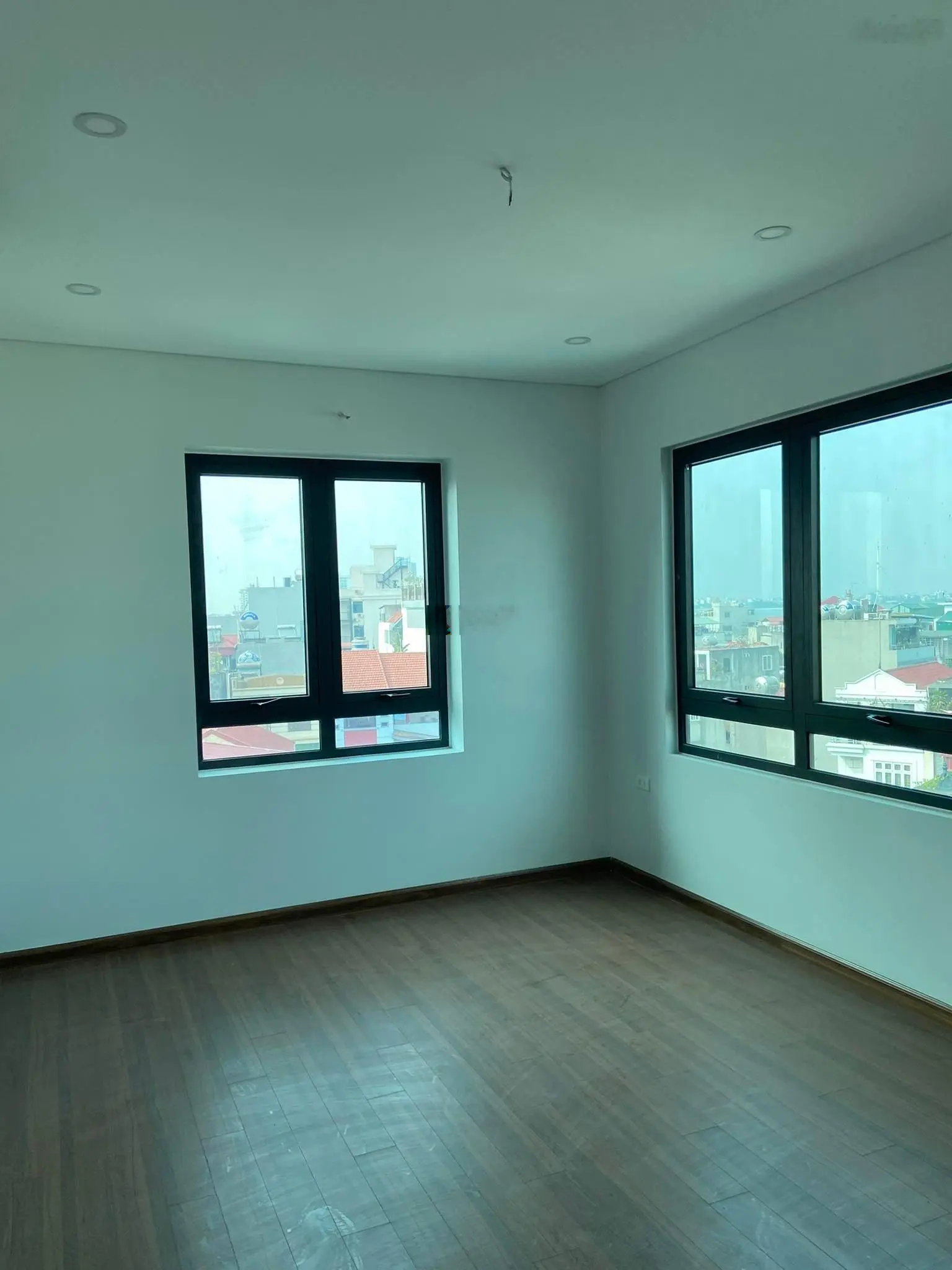Chính chủ cần bán nhà sát ngõ ô tô tránh, Cầu Giấy. DT 35m2x5 tầng thang máy. Căn góc giá 7.2 tỷ