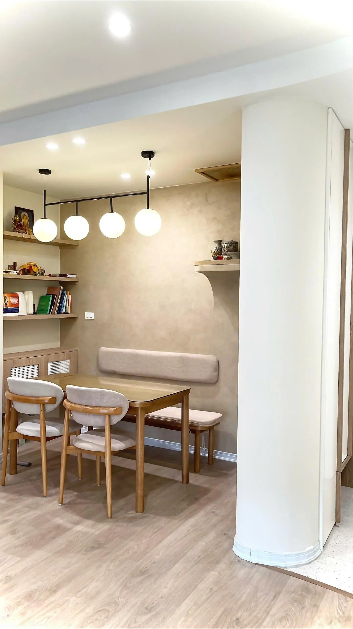 Căn góc 2PN diện tích 89m2, tại Hapulico full nội thất cần bán tại Hapulico Complex, sổ đỏ lâu dài