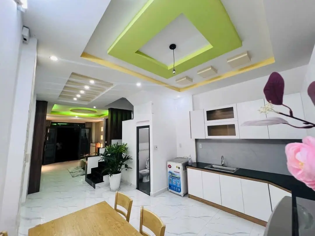 Bán gấp nhà HXH thông- Phùng Văn Cung, P.7, Phú Nhuận.Giá 2TY750/38m2. 1 trệt 2 lầu 4PN 3WC.SHR.