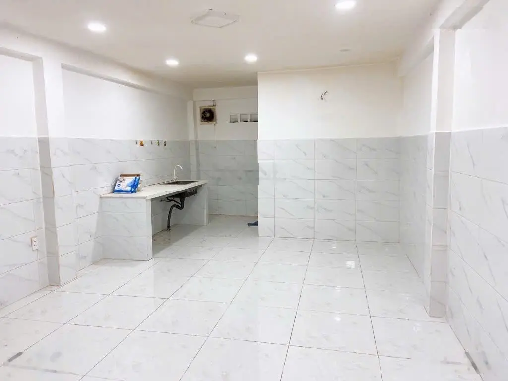 Nhà bán gần KĐT Vạn Phúc City QL13, chủ ngộp ra giá tốt cho khách mua