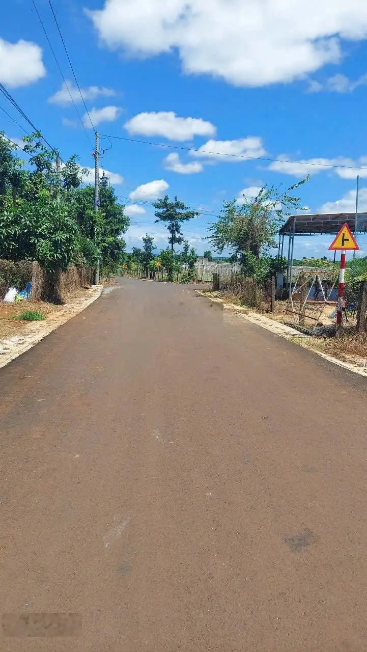 cần bán gấp lô đất xuyên mộc giá rẻ chỉ 1ty290 khu dân cư có sẵn thổ cư liên hệ 0786 066 ***