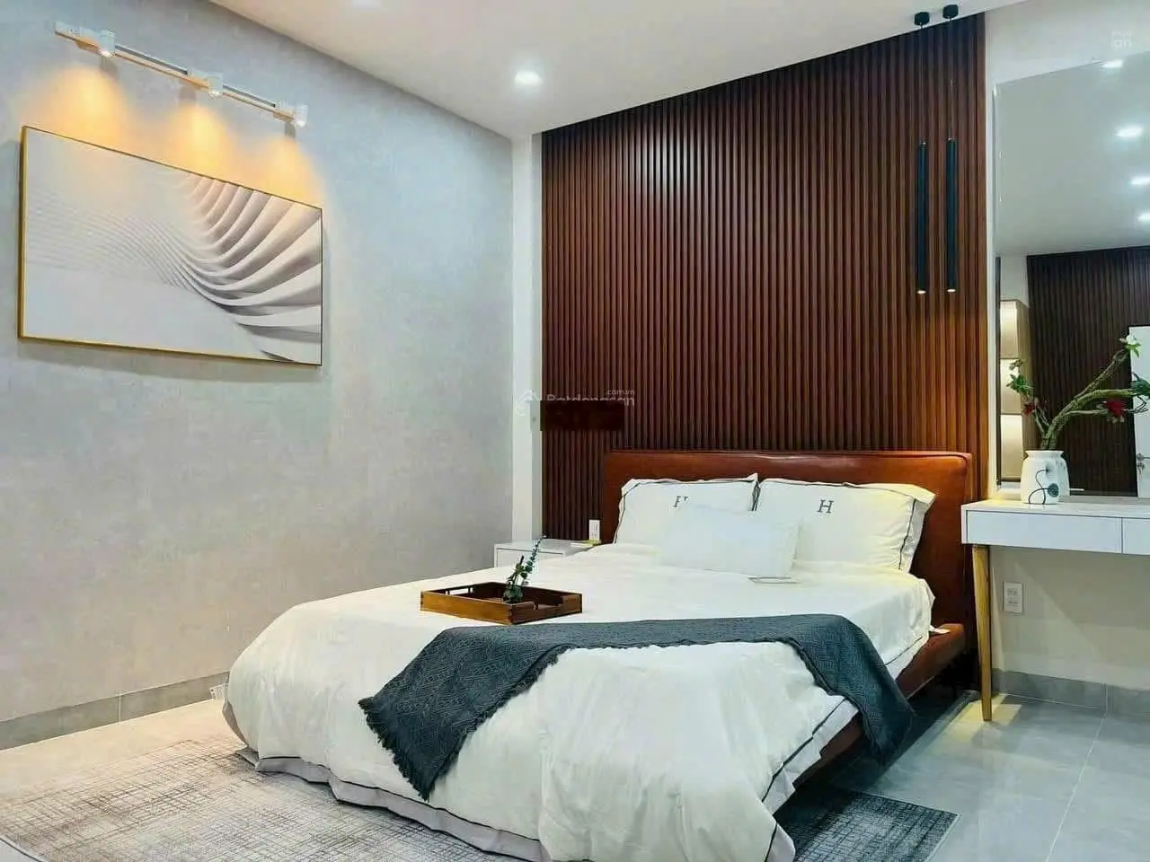 Chính chủ bán nhà 1T 2L ngộp cần bán gấp giá rẻ, gần vòng xoay Võ Văn Kiệt