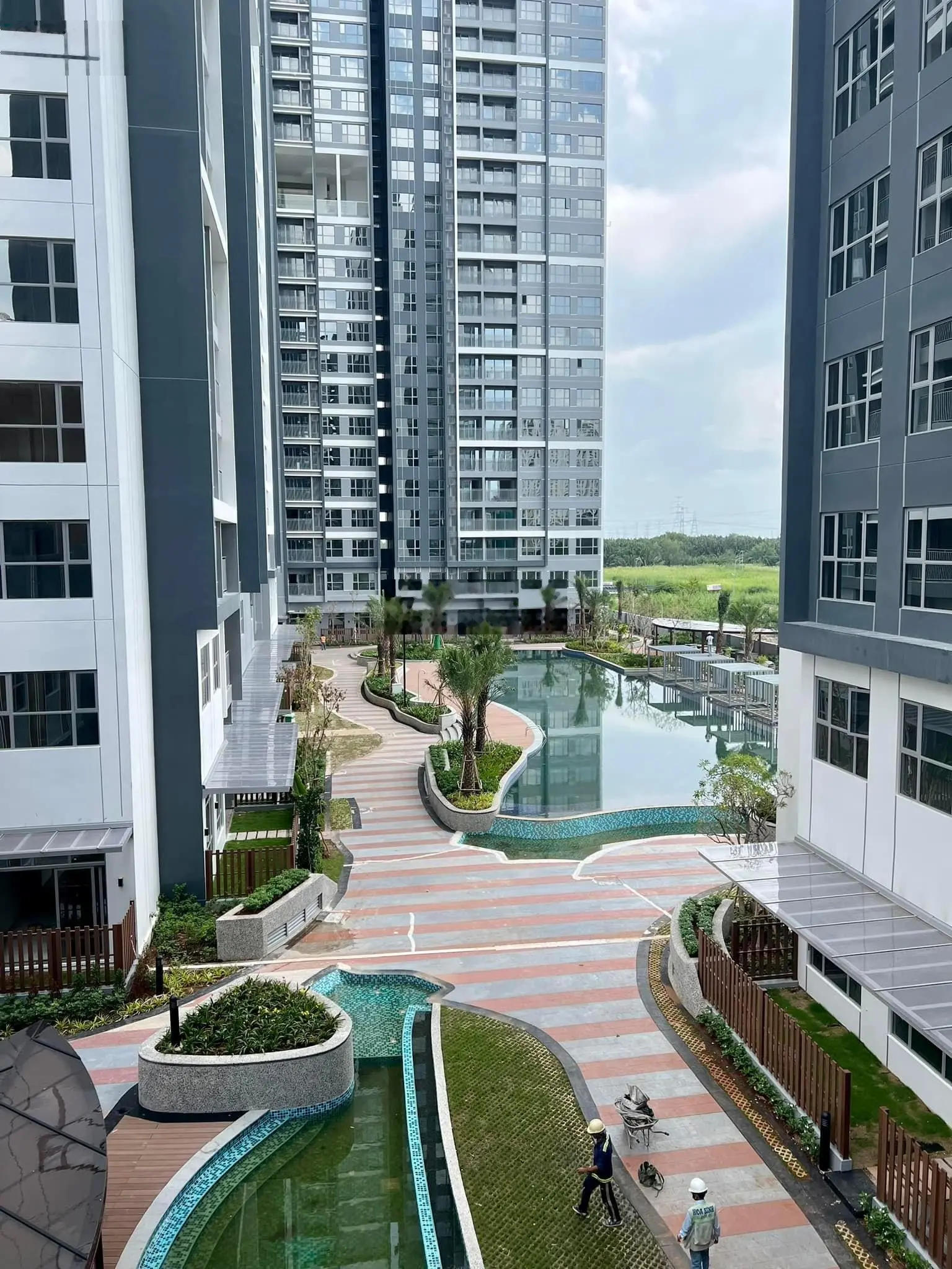 Celesta Rise - Hot Căn 2PN 80m2 view hồ bơi giá 4,160 tỷ. Rổ hàng chuyển nhượng 70 căn.