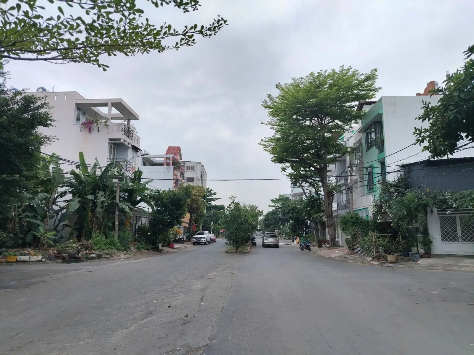 Bán Nhà KDC 10 Mẫu (10 ha), Nguyễn Duy Trinh, MTKD đường 20m, 5x20 100m2 4 TẦNG - Giá Rẻ 13.99 Tỷ