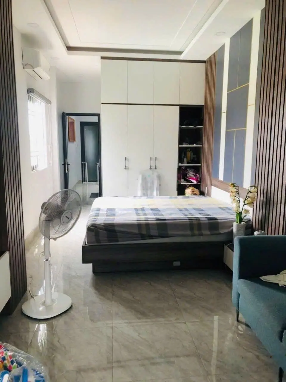 Nhà siêu mỏng 1 trệt 3 lầu mặt tiền kinh doanh trục Nguyễn An Ninh, P. Dĩ An, TP Dĩ An