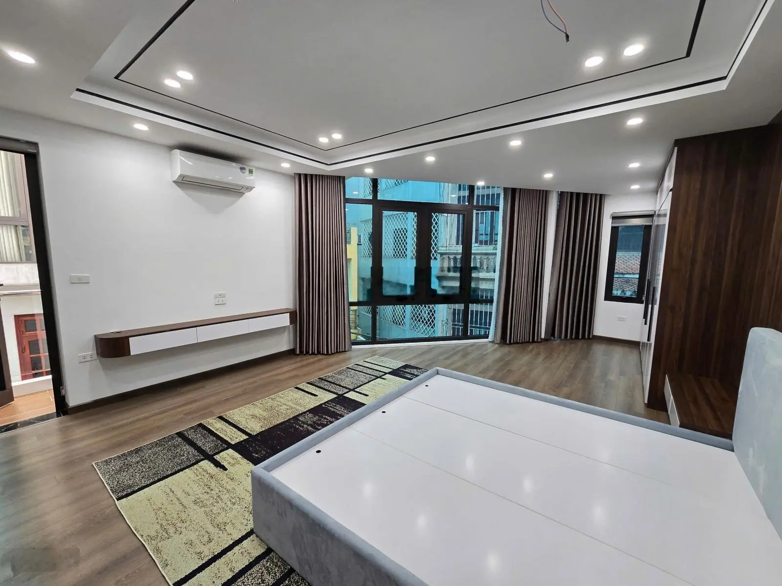 Cắt Lỗ Sâu Nhất Nhì Quận - Xây 7 tầng thang máy - Lô Góc - DT 50m2 - Giá 13tỷ4