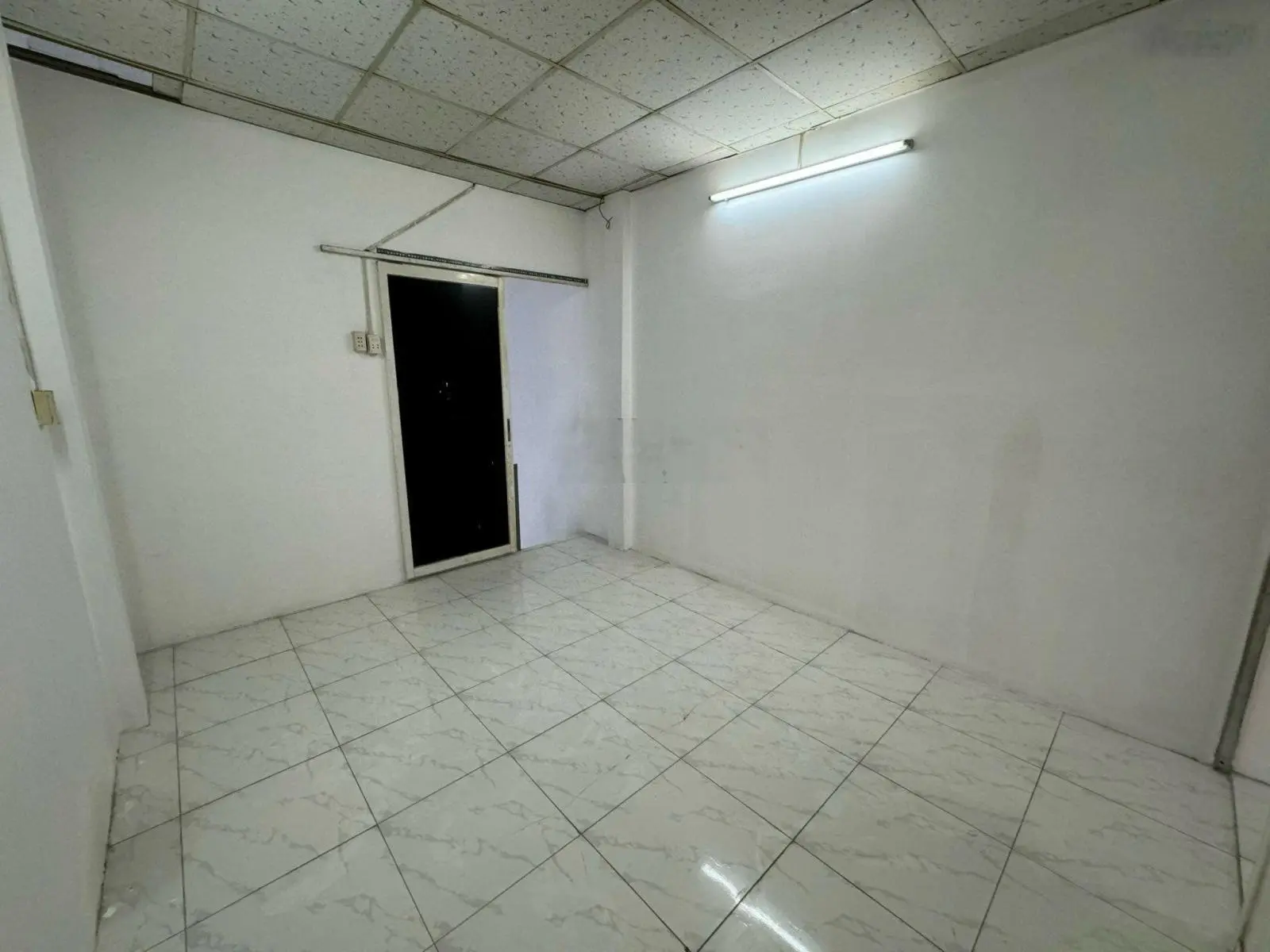 Bán nhà mặt tiền hàn hải nguyên q11, dt 50m2 ko lộ giới,cách q5 2ph