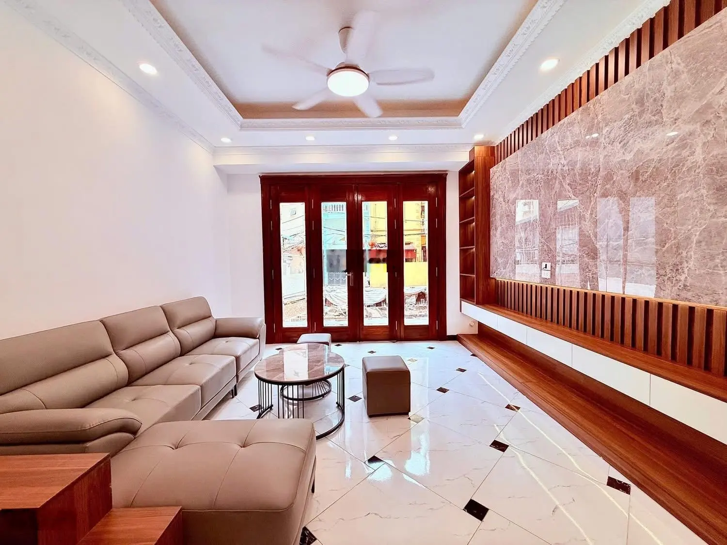 Chủ cần bán gấp nhà mới đẹp long lanh Chùa Láng, Đống Đa, 32m2, 5T, xách vali đến ở ngay