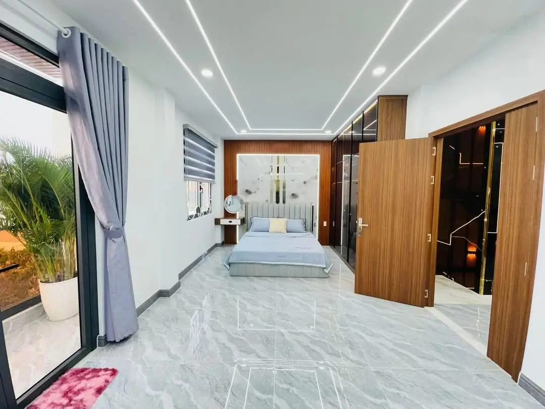 Biệt thự mặt tiền 7x15m có thang máy, nội thất full đẹp đường 12m Tân Chánh Hiệp 10, Q12