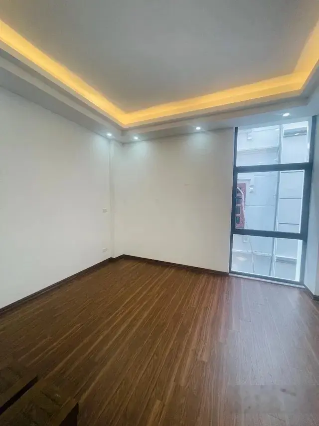 Bán nhà Láng - DT 43m2 - 4 tầng - MT 4.5m - 10 tỷ