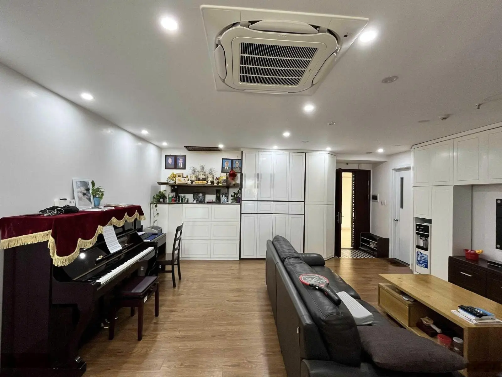 Chính chủ bán nhanh căn hộ 3PN, căn góc, 2 mặt thoáng, chung cư Berriver NO3 giá 6.8 tỷ. 0916 393 ***