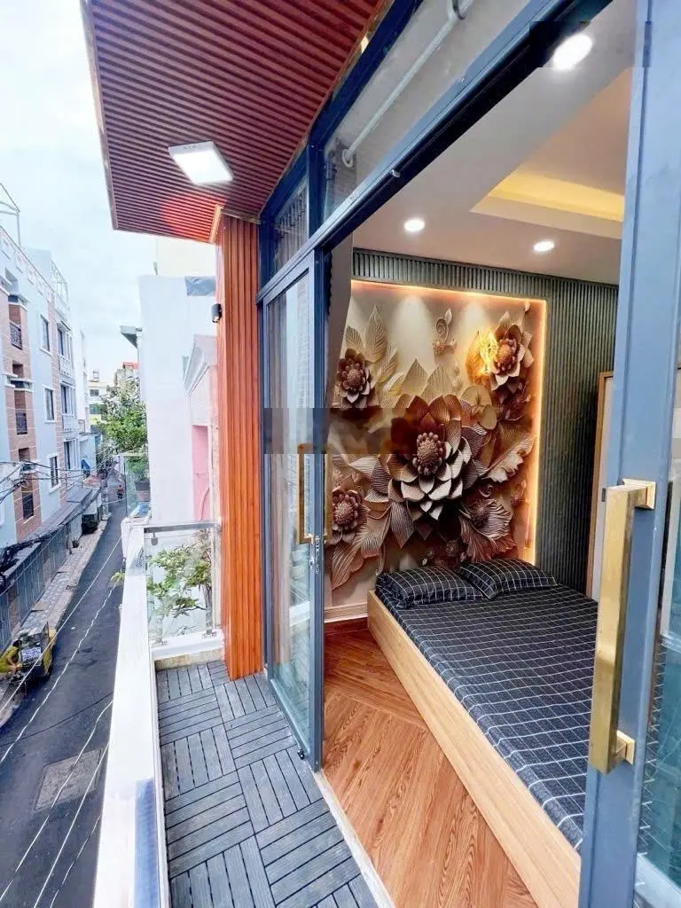 Chính chủ kẹt tiền bán gấp căn nhà ngay trung tâm Phú Nhuận Phùng Văn Cung P4 40m2 2tỷ700 3Pn SHR