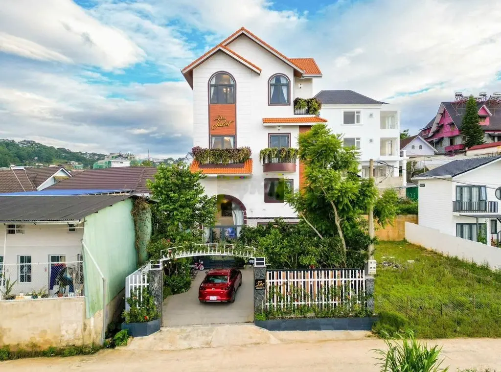 Một căn villa sân vườn thơ mộng giữa lòng thành phố đà lạt