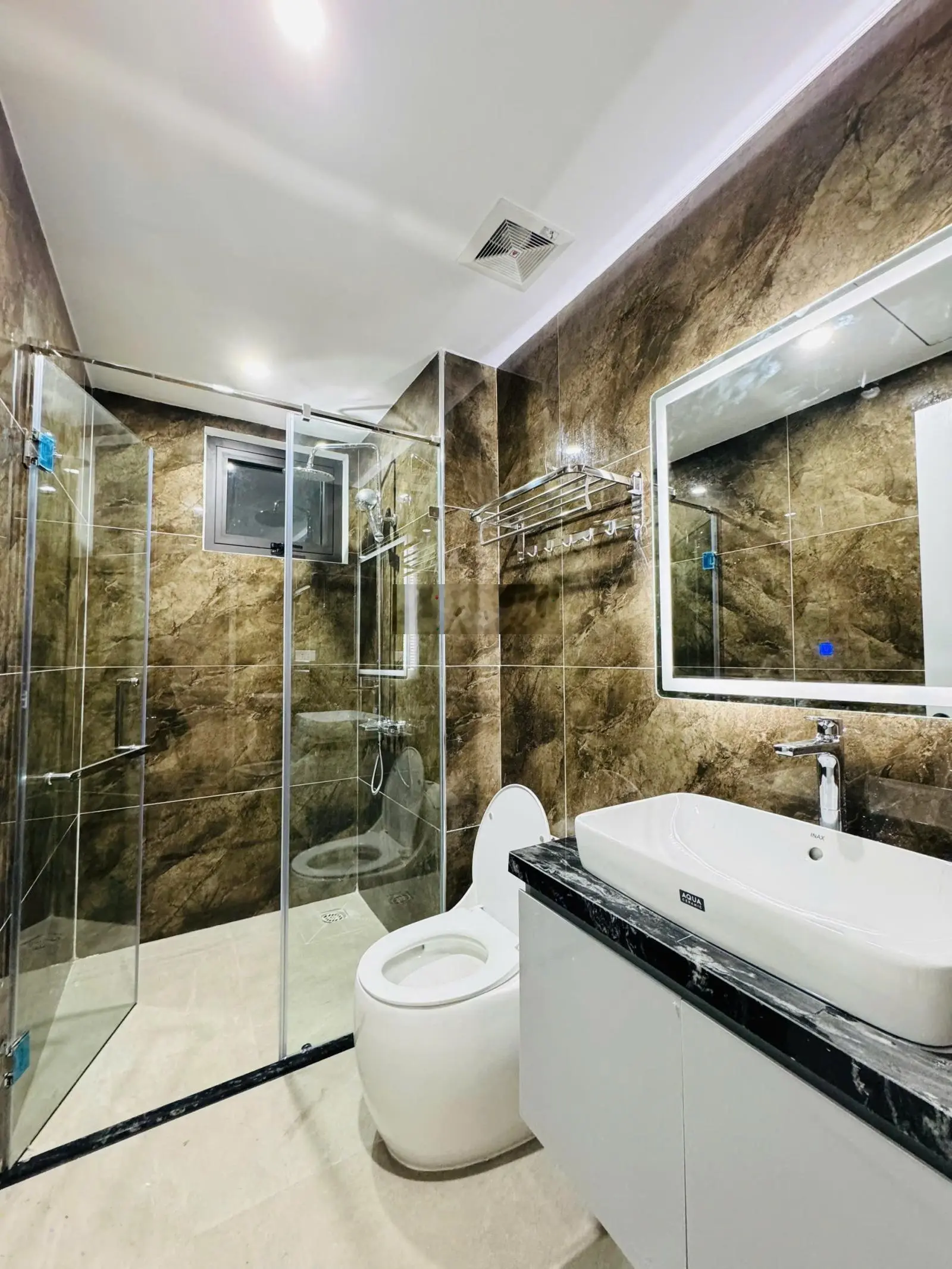 Bán nhà đẹp cầu thang máy fun nội thất ngọc thuỵ long biên hà nội 50m2