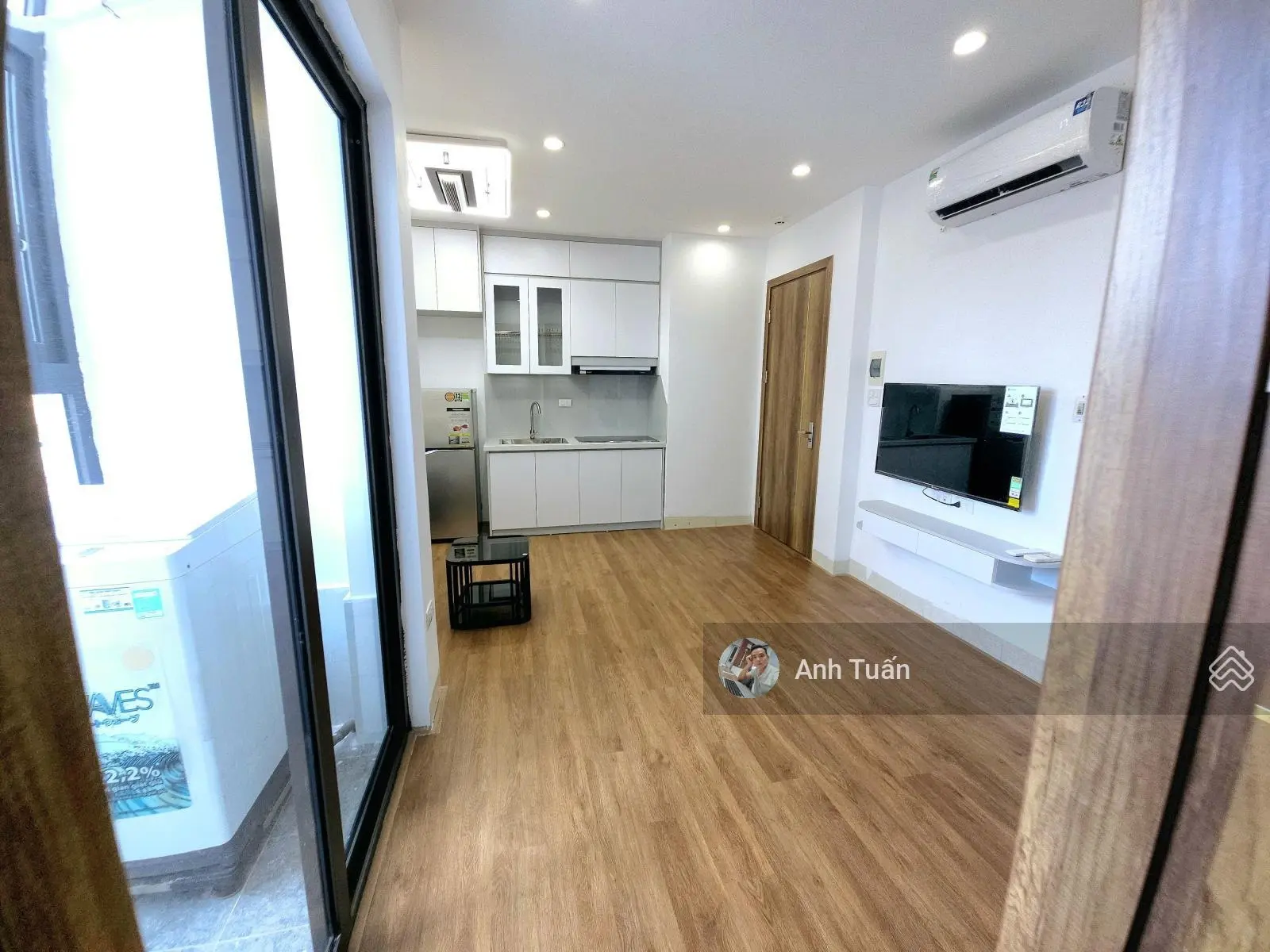 Bán căn hộ 2PN, có sổ, gần ĐH Kinh Tế Quốc Dân, giá 2.1 tỷ