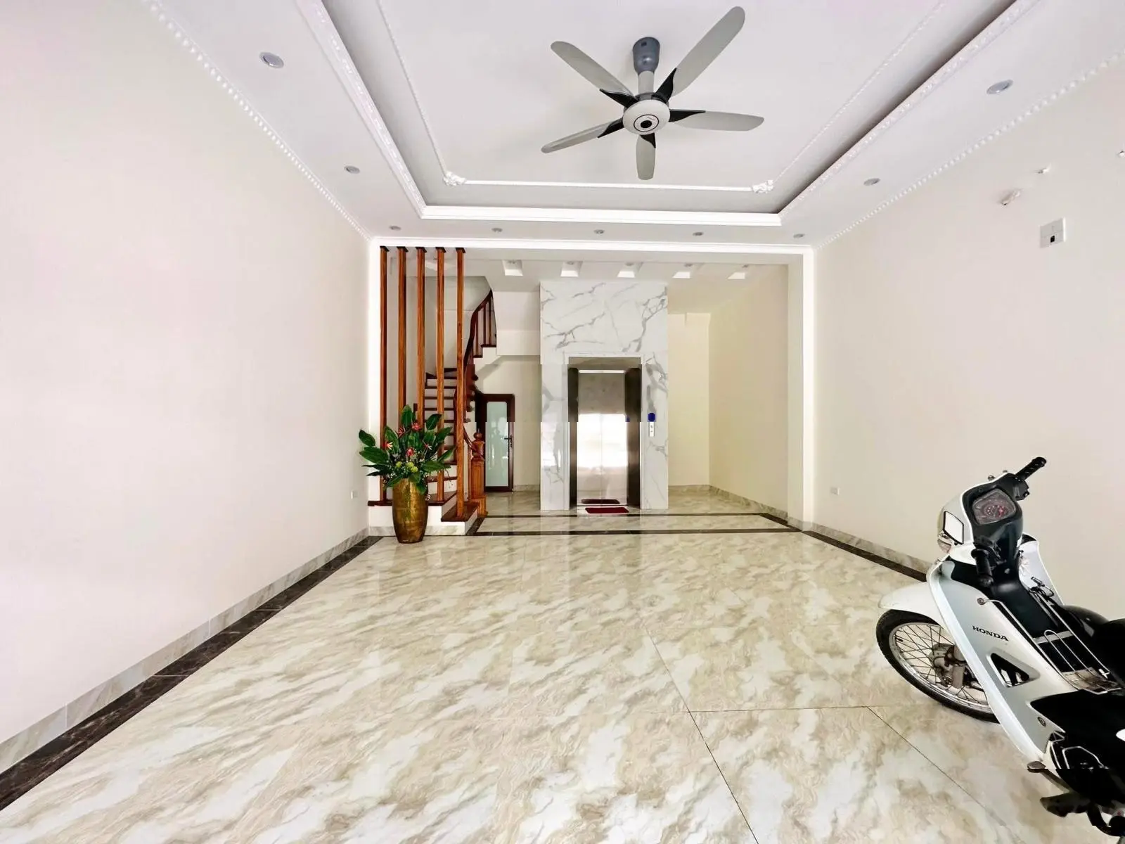 Lên sóng cho các bác một em