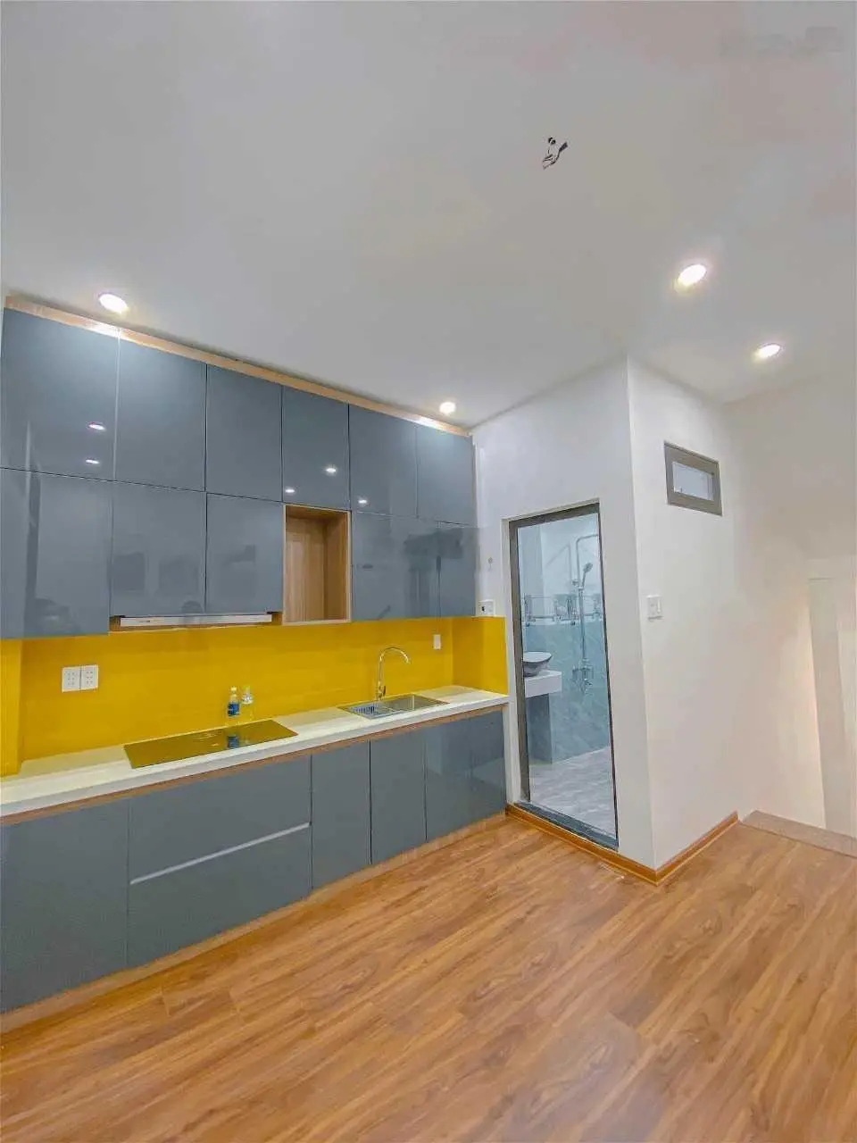 Bán 2 nhà 4 tầng liền kề MT Ông Ích Khiêm thuận tiện kinh doanh