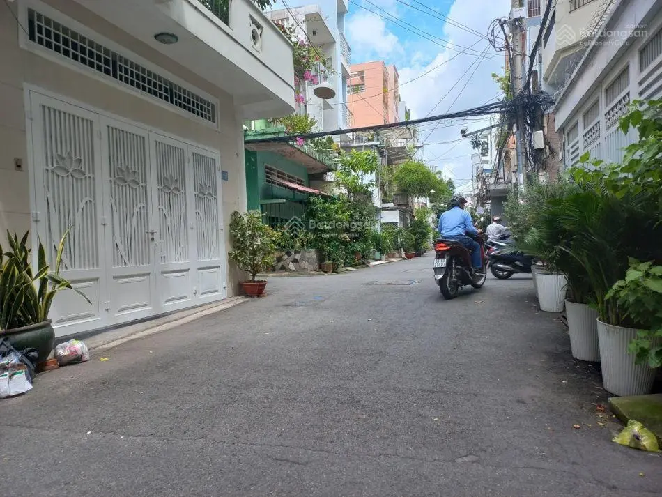 Bán nhà Nguyễn Thái Bình - Khu K300, DT:4.2x18, giá 11 tỷ, p12, Q Tân Bình