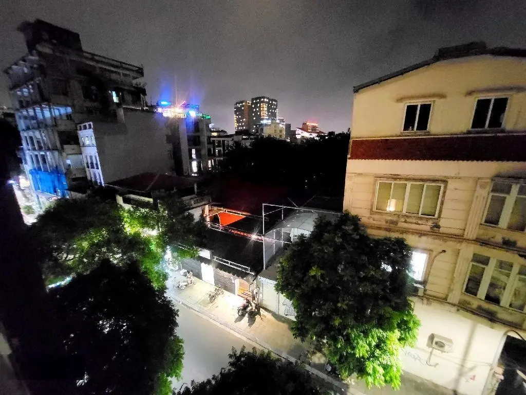 Cực phẩm MP Tô Ngọc Vân, view Hồ Tây - vỉa hè kinh doanh - thang máy, 100,6 m2, giá 71 tỷ