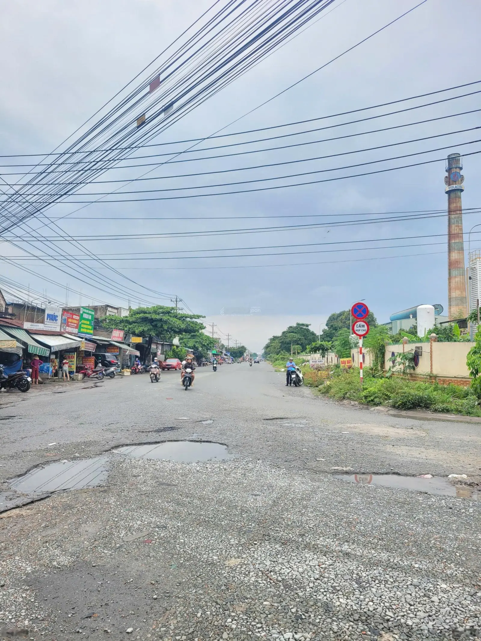 Bán đất Tặng nhà tạm MT Đường Kính Nổi ngang 7,4x21m kinh doanh đa nghề đang cho thuê 11trieu/thang