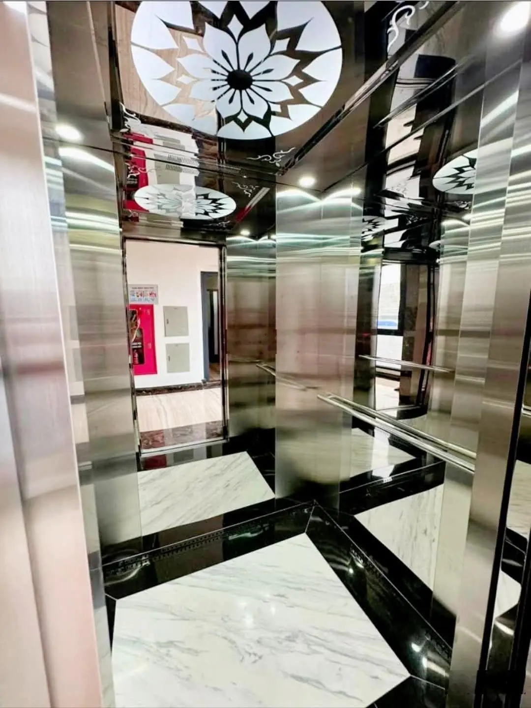 Bán nhà mặt phố Vũ Tông Phan, DT 105m2, 9T thông sàn, thang máy, MT 8m, giá 52 tỷ