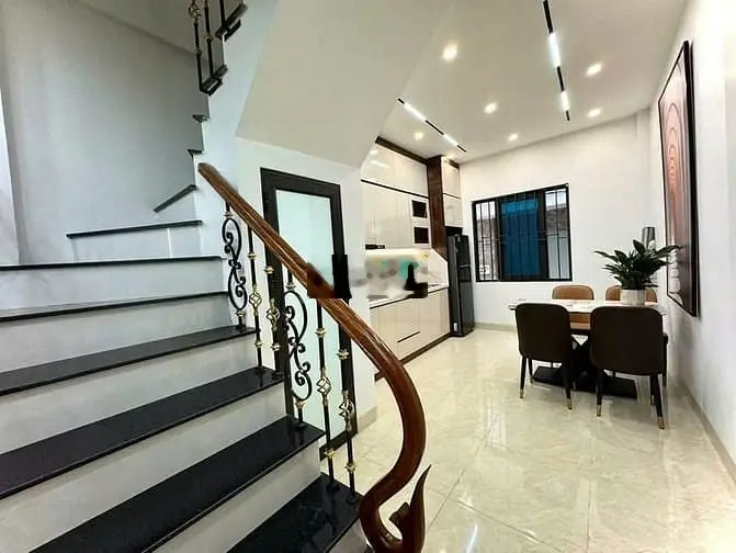 Bán nhà đẹp Vương Thừa Vũ Thanh Xuân, dt 40m2, 4T, Lô góc, nhỉnh 8 tỷ