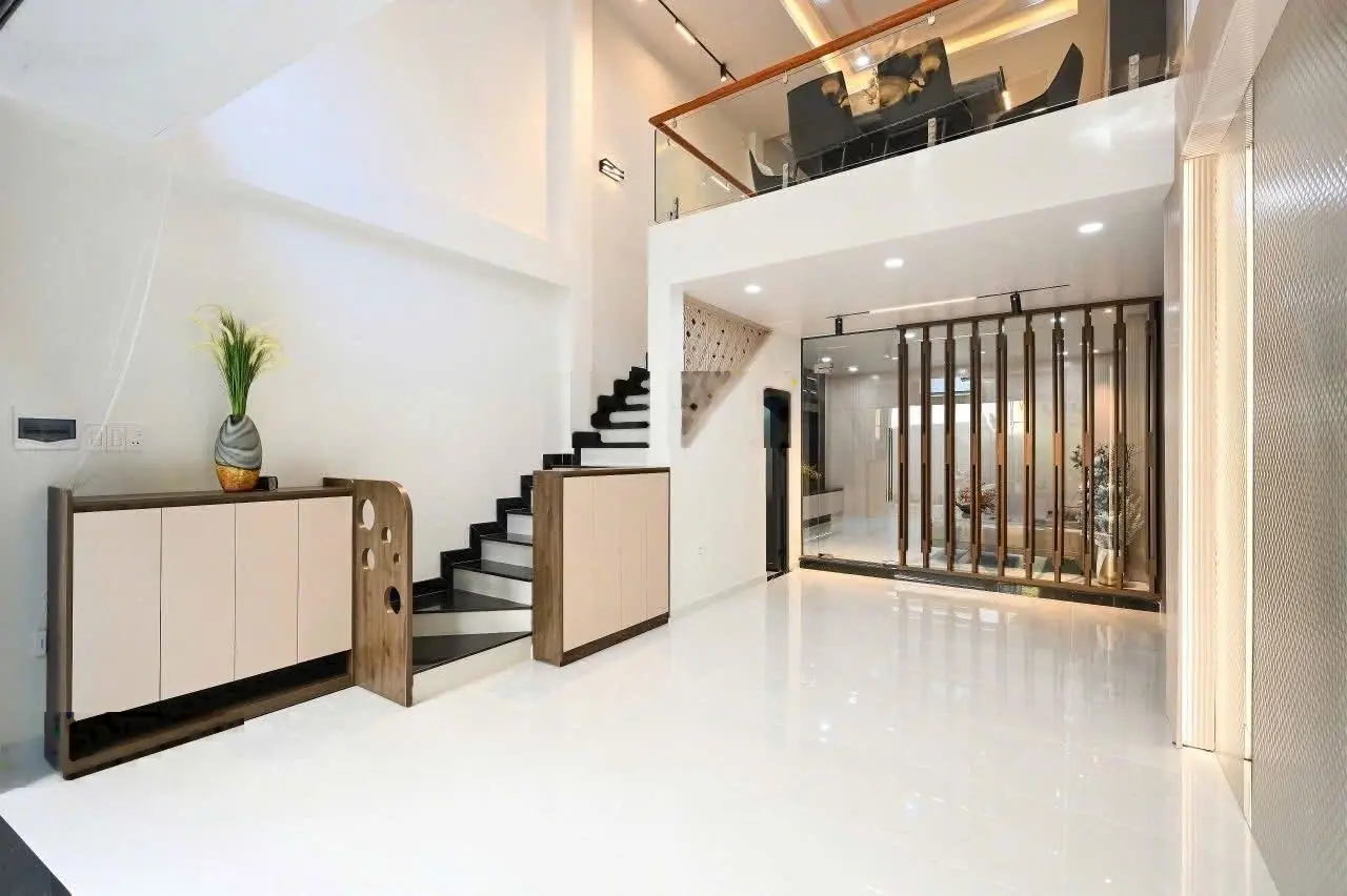 Cần bán gấp nhà Đ.Mạc Đĩnh Chi,Đakao,Q1 giá 5Tỷ050/80m cho thuê 34tr/tháng gần công viên Lê Văn Tám