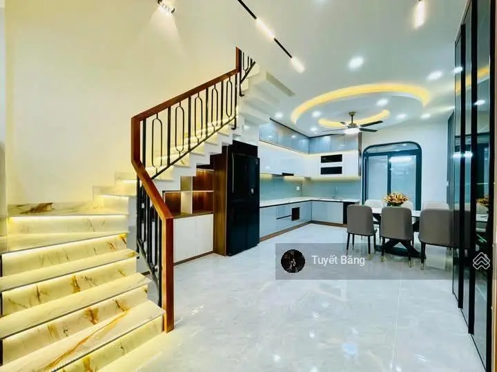 Gía cắt lỗ sâu chỉ 3 tỷ 2 ngay đường Ngô Quyền,Hiệp Phú,quận 9.Phía sau Vincom Plaza Lê Văn Việt.