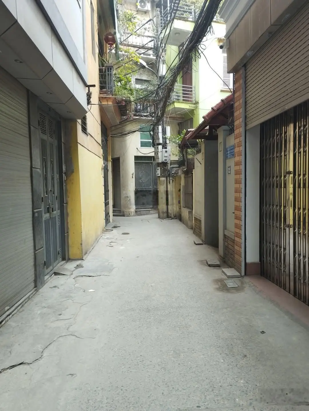Bán nhà riêng 3T tại ngõ 69A Hoàng Văn Thái, 6,9 tỷ, 46 m2, 3PN, 2WC, pháp lý đầy đủ. Ô tô đỗ cửa