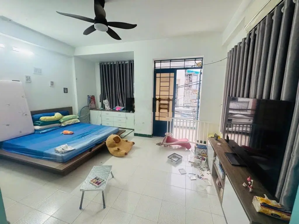 Bán nhà 2 tầng, hẻm 8m, DT 90m2 giá 10,5 tỷ sát mặt tiền Dương Quảng Hàm, P5, Gò Vấp