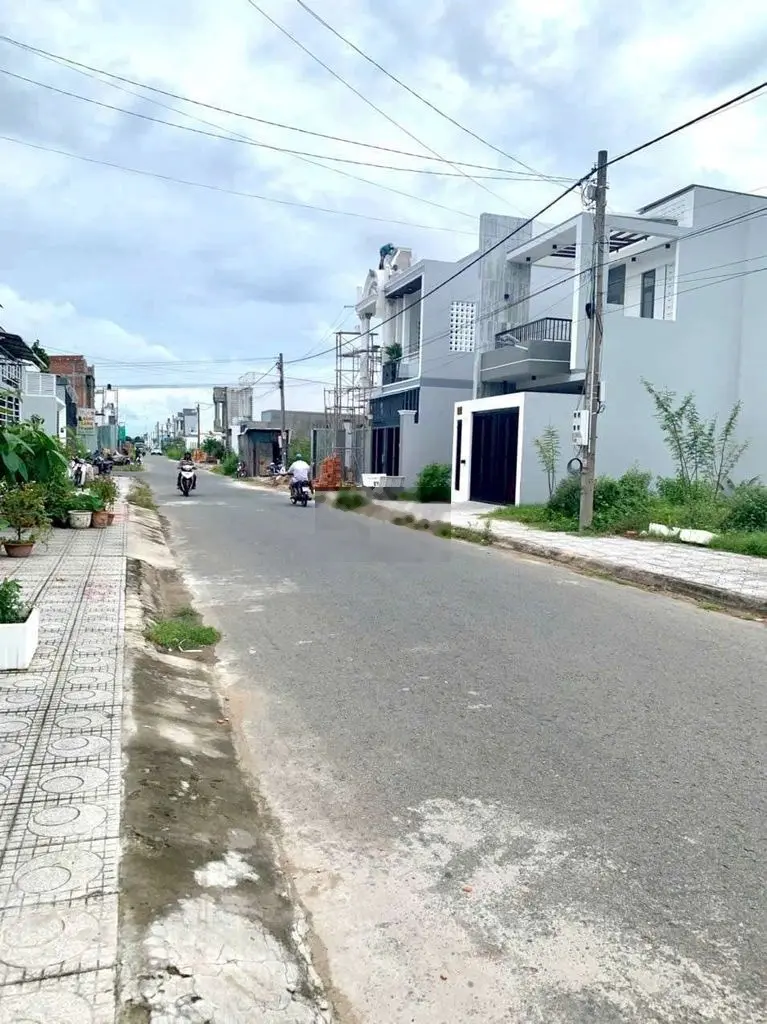 NHÀ MỚI XÂY ĐƯỜNG 7A KẾ BÊN UBND PHƯỜNG 5 TP VĨNH LONG