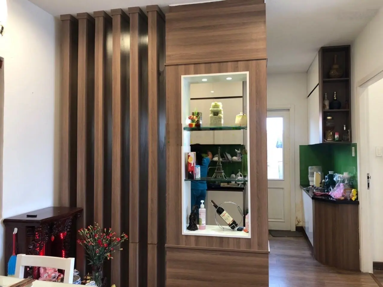 Bán gấp CHCC 5 tầng mặt tiền đường 7, tầng 2 86m2, 2PN, căn góc view Đông mát LH 0965 646 ***