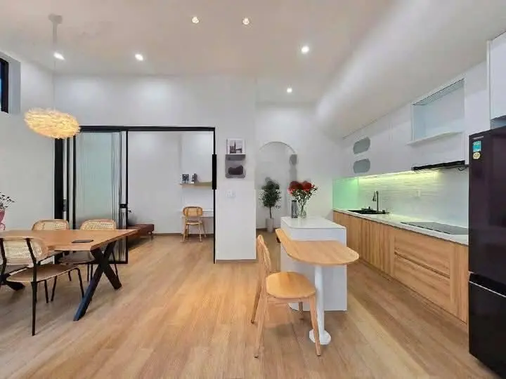 Bán nhà Xuân Diệu phong thái Châu Âu - 78m2 x 4T x MT 4m - Ngõ thông gần Hồ Tây - 3 ngủ ở sướng