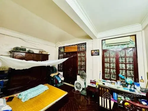 Bán gấp nhà phố Trần Quốc Hoàn 88m2 19.X tỷ, lô góc 3 thoáng, phân lô ô tô tránh, thang máy.