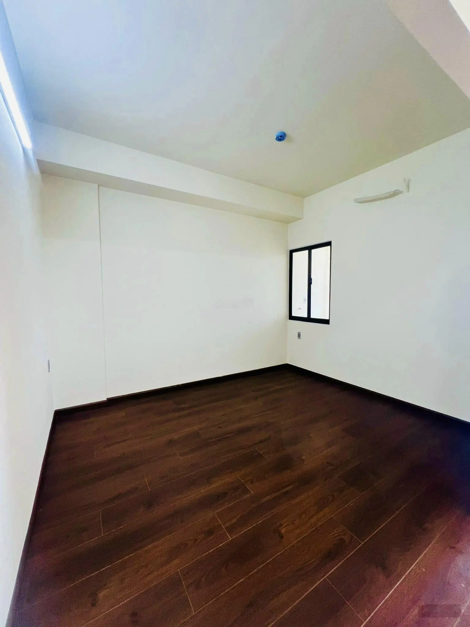 Cần bán căn hộ Ehome Southgate nhà mới 51m2 hướng đông nam giá chỉ 1,1 tỷ. LH: 0906 499 ***